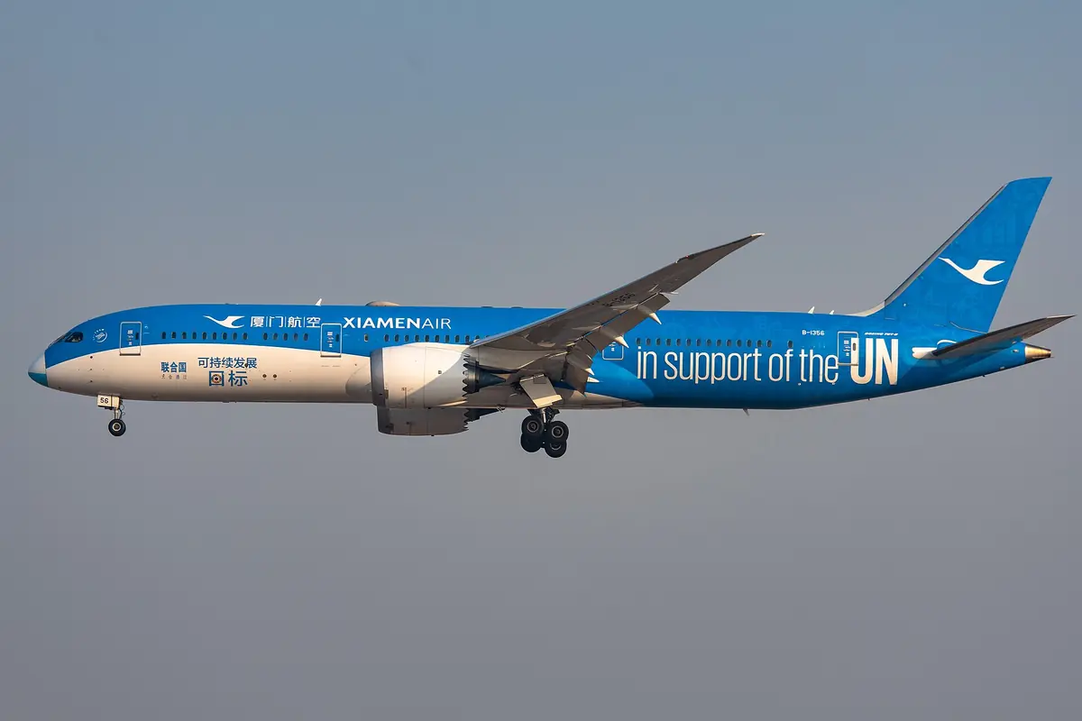 B-1356@PEK (20191222143950), menggambarkan cuaca
