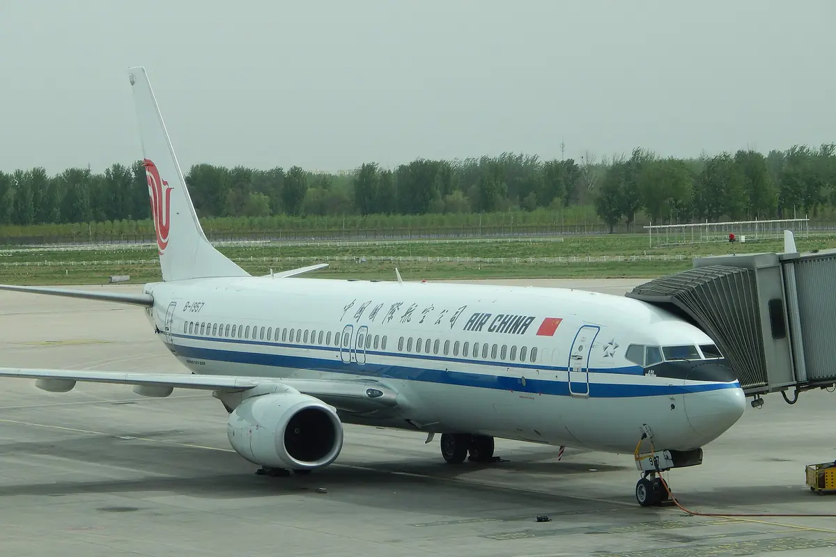 Air China 737-800 B-1957 at PEK (26453814415), illustrating Weather April
