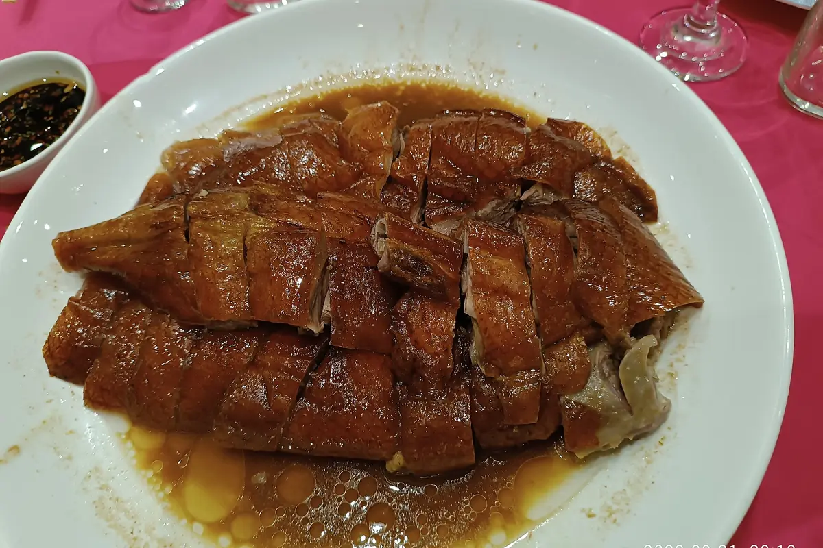 Roast duck dinner at a hotel restaurant in Nanning