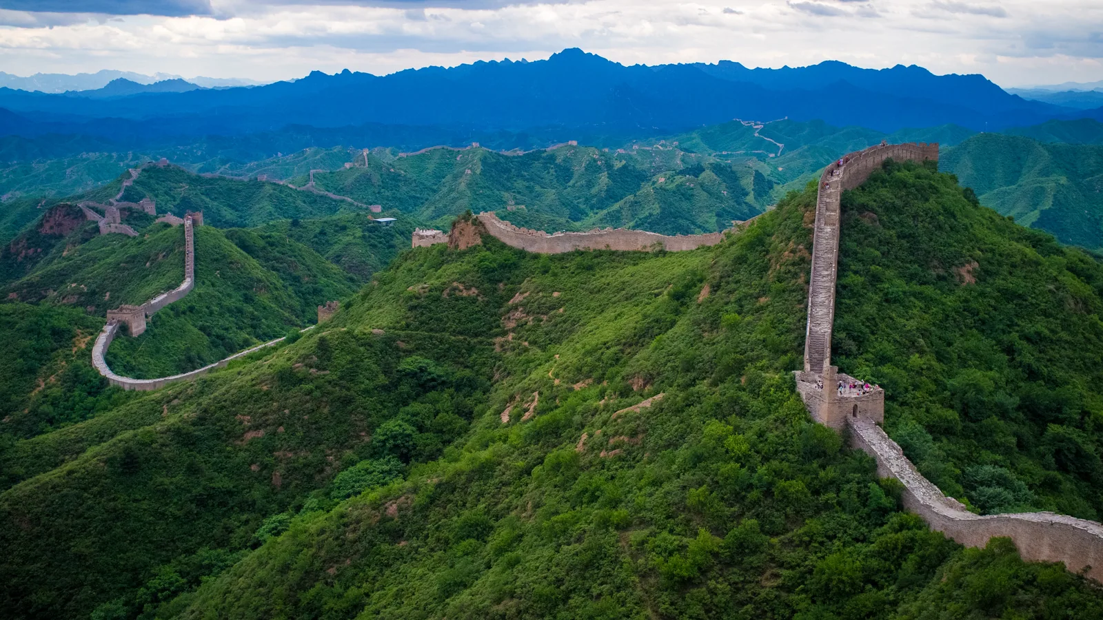 The Great Wall following mountain ridges at Jinshanling